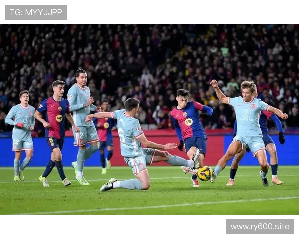 昔日批评皇马电视台巴萨如今自设平台怒斥裁判引发热议