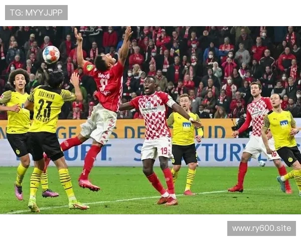 汉堡主场4-0大胜美因茨 菲利普梅开二度洛孔加闪电破门